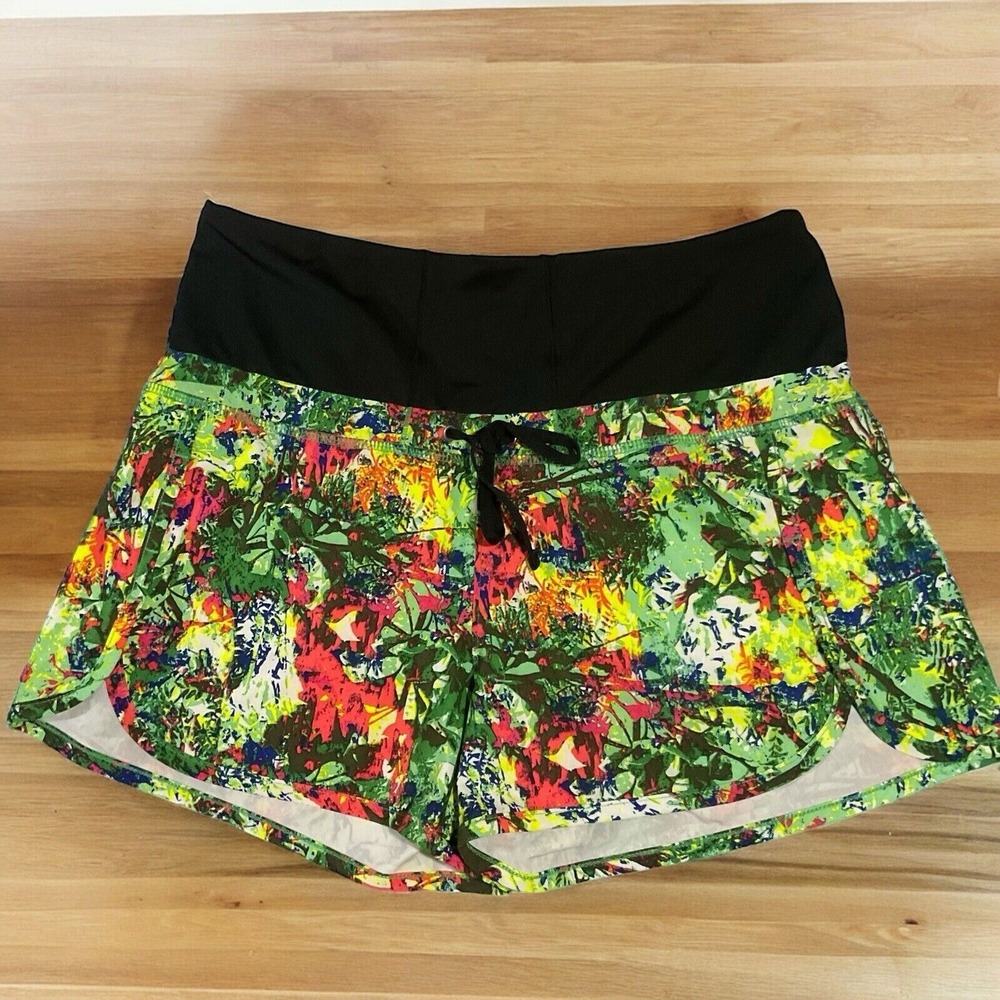 NWOT Athleta Tropical Printed Brief Lined Running Shorts‎ Women S Vietnam